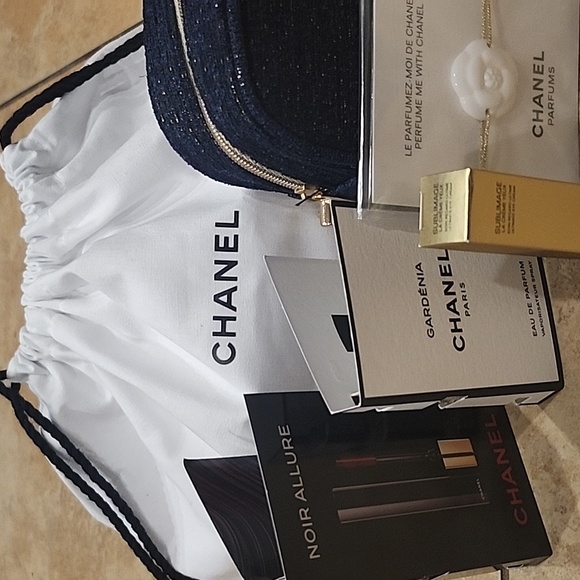 Chanel Amazing Cosmetic Bundle NWOB - Picture 4 of 10